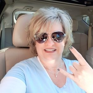 Meet your Posher, Carol